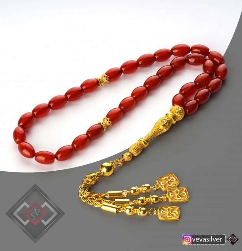 مسبحة حمراء